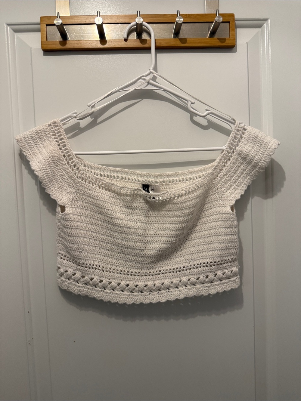 🥳 5 for $25 BUNDLE Divided White Crochet Off-Shoulder Crop Top